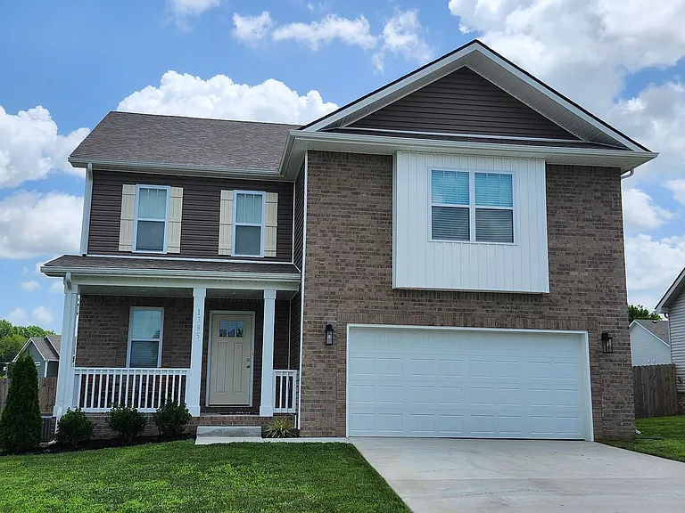 1385 Harmon Ln — Photo 1