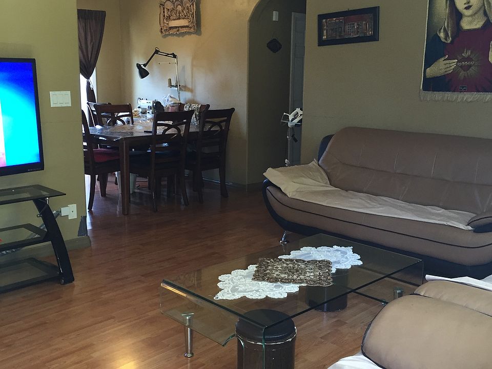 1st image of 605 S Mollison Ave Unit 109