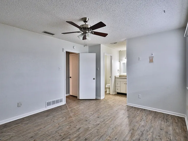 1734 Bob White Ct — Photo 25
