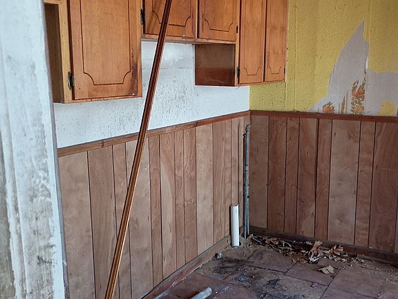 3rd image of 1113 Pike Rd