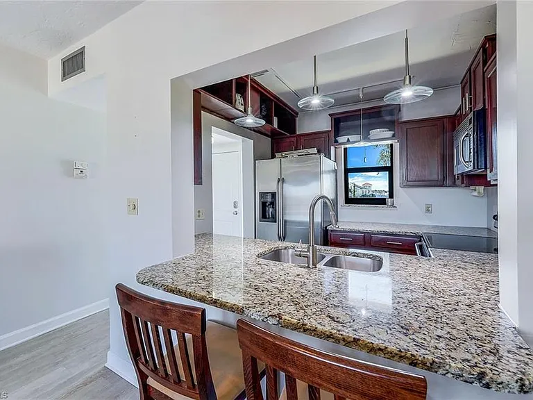 803 River Point Dr #201B — Photo 6