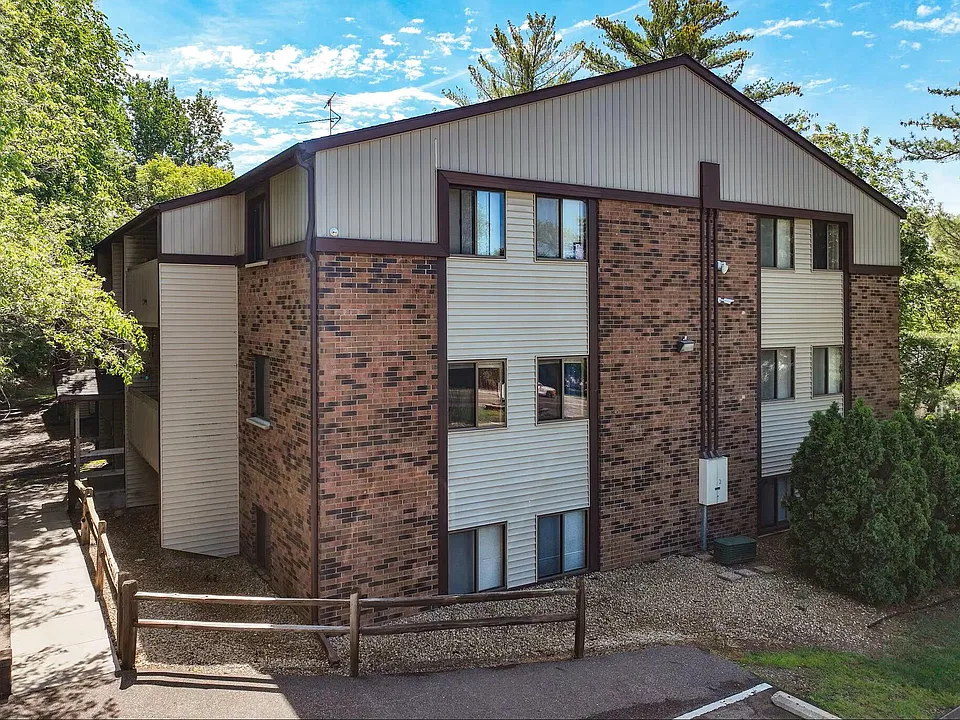 Summit Ave Apartments