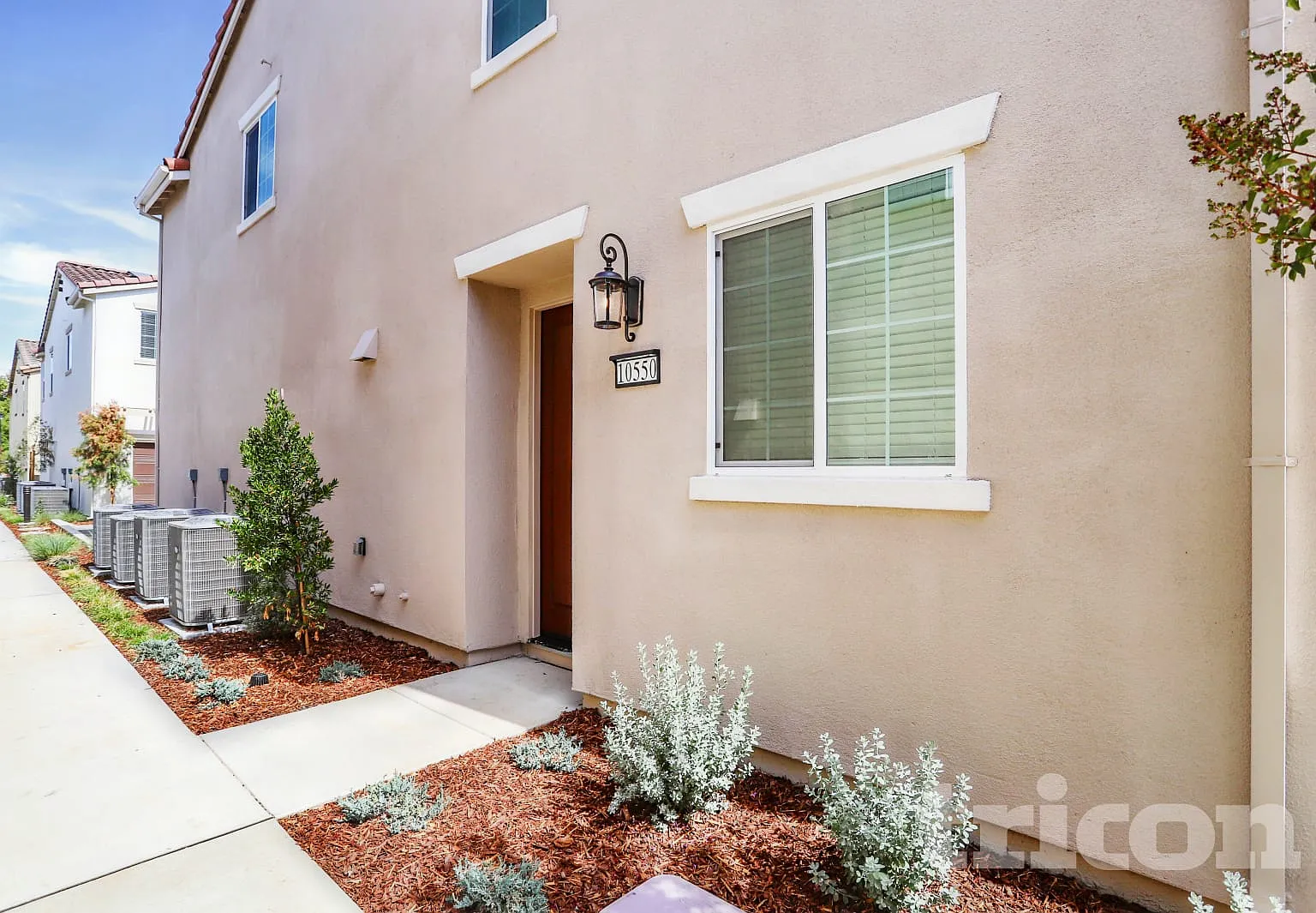 10550 Pino Court Elk Grove CA — Photo 1