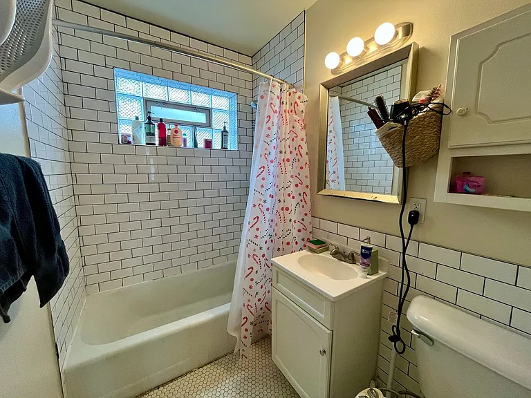 7411-19 W Center St — Photo 11