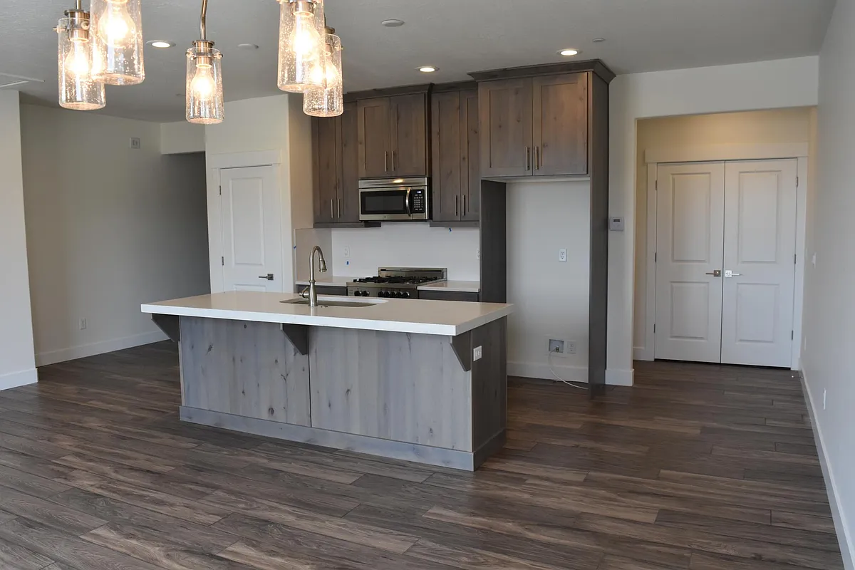 Building Photo - 3041 Cedar Dr #2