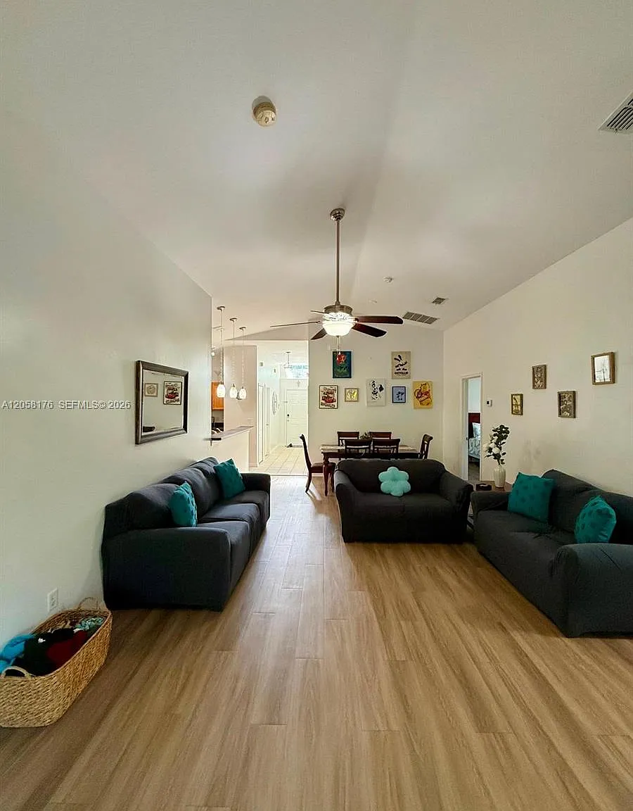 5 bed, 3.0 bath, $2,800 — Photo 4