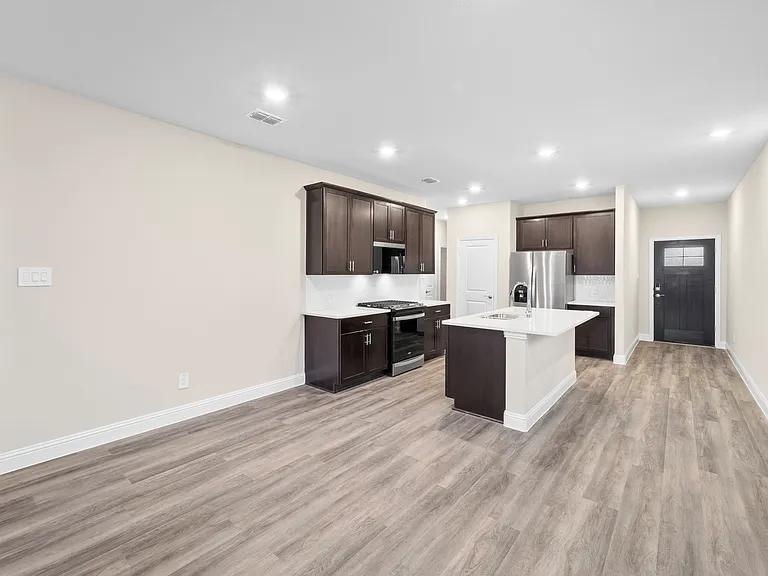603 Hemingway Ln — Photo 9