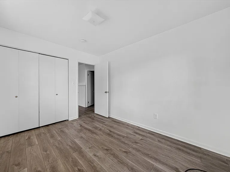 151 E McHattie St #10 — Photo 12