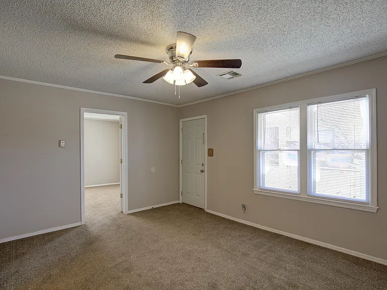 1325 S Delaware Ave — Photo 10