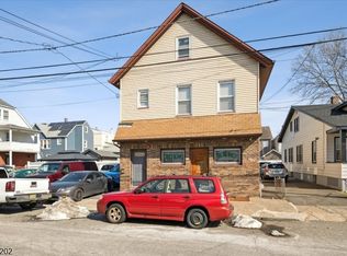 77 Maple Ave #77, Wallington, NJ 07057