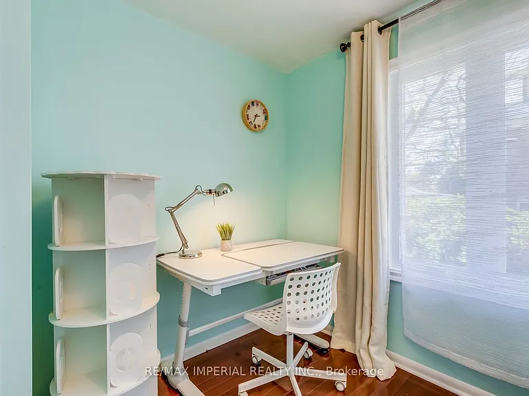 2048 Devon Rd — Photo 23