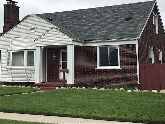 3rd image of 12483 Couwlier Ave