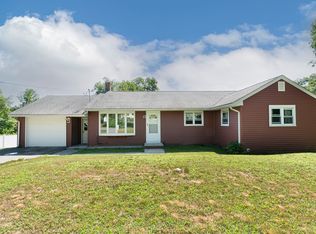 107 Ponakin Rd, Lancaster, MA 01523