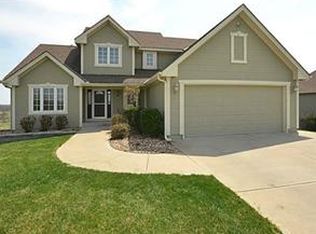 701 Liberty Rd, Smithville, MO 64089