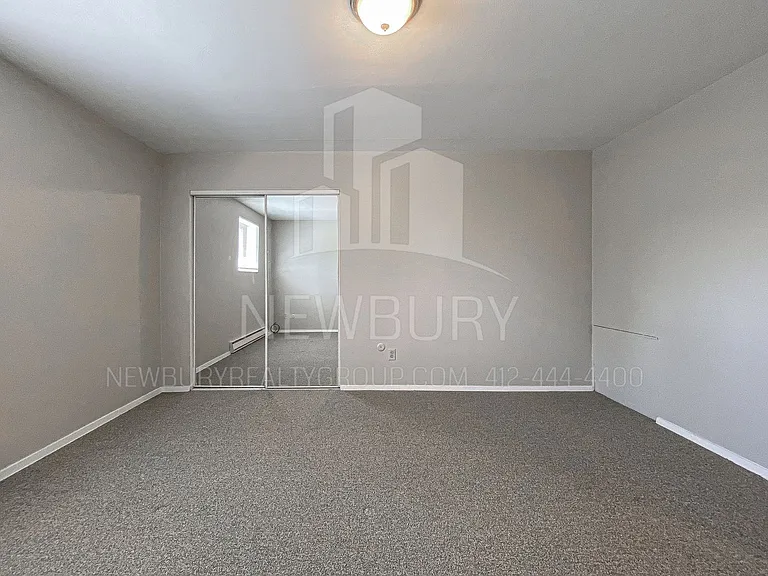 Poplar Apartments — Photo 23