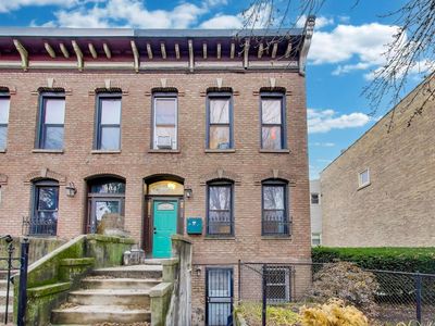 902 S Claremont Ave, Chicago, IL, 60612