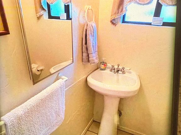 5th image of 309 S Montezuma St #3