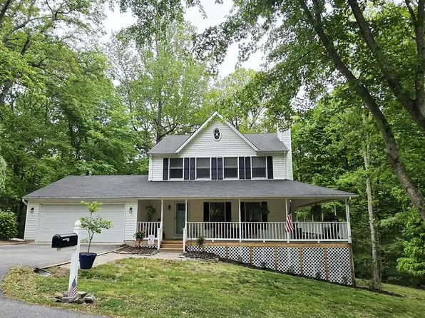 8432 Sailboat Ln, Lusby, MD 20657