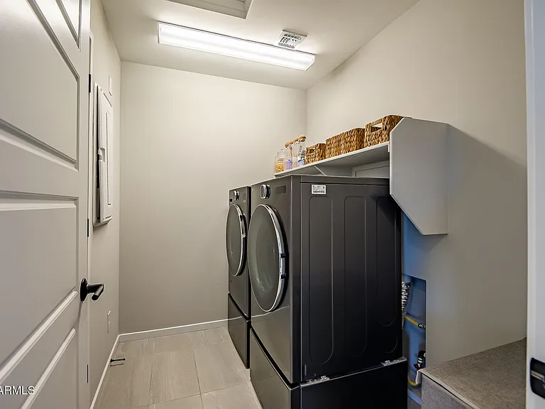 9022 W San Miguel Ave — Photo 24