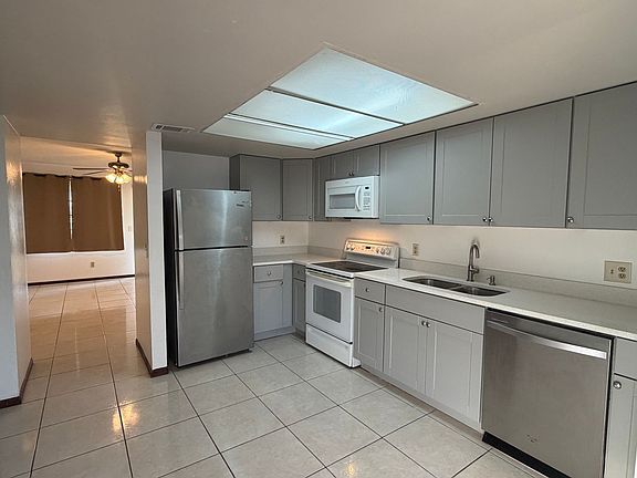 2nd image of 2036 Las Palmas Cir