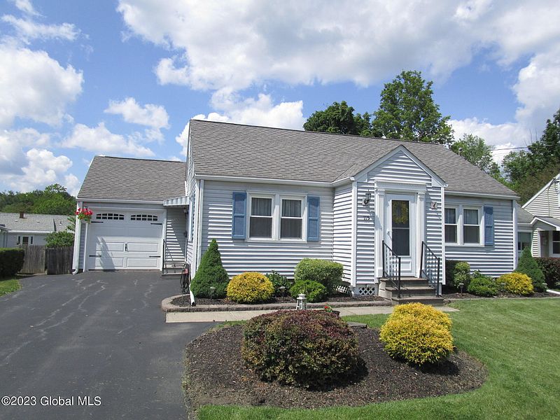 2nd image of 115 Sycamore Lane