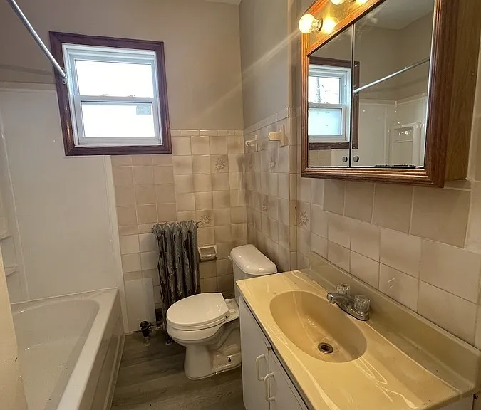 538 Louis Ave #4 — Photo 10