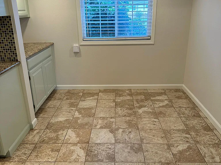 38175 Farwell Dr — Photo 3