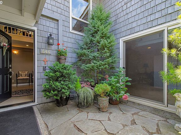 3rd image of 646 N Hayden Bay Dr