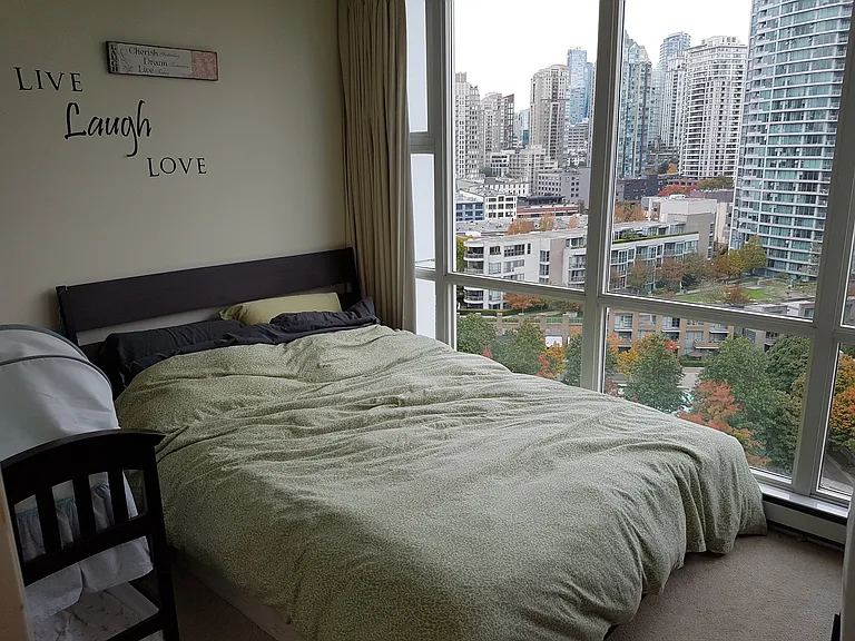 1077 Marinaside Cres #1707 — Photo 6