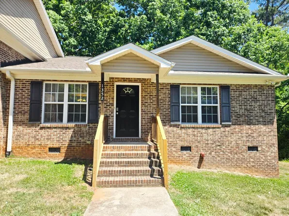 1352 Snow Ct, Burlington, NC 27215