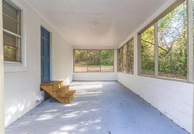 885 S Stephens St — Photo 10