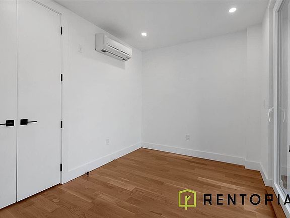 4th image of 352 Meeker Ave #301