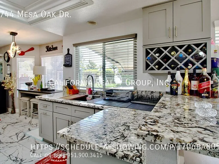 8744 Mesa Oak Dr — Photo 18