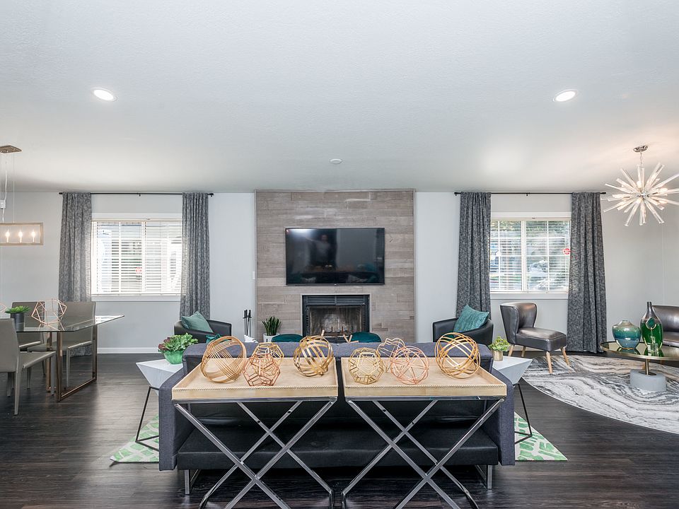 Leasing Center