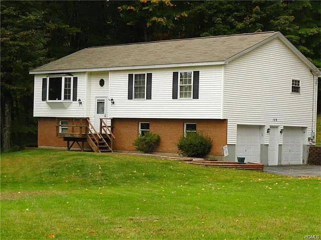 128 Crane Rd photo 1