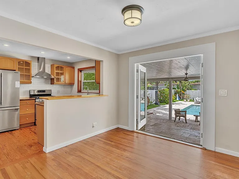 1527 Mayo St — Photo 22