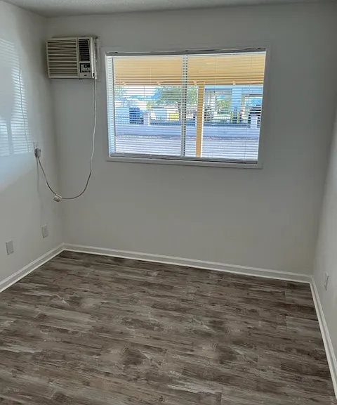 1223 N Dysart Rd #13 — Photo 6