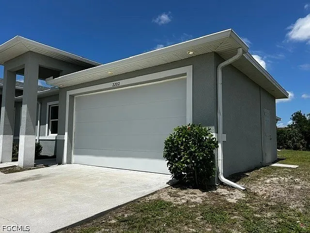3 bed, 2.0 bath, 1288 sqft, $1,900 — Photo 3