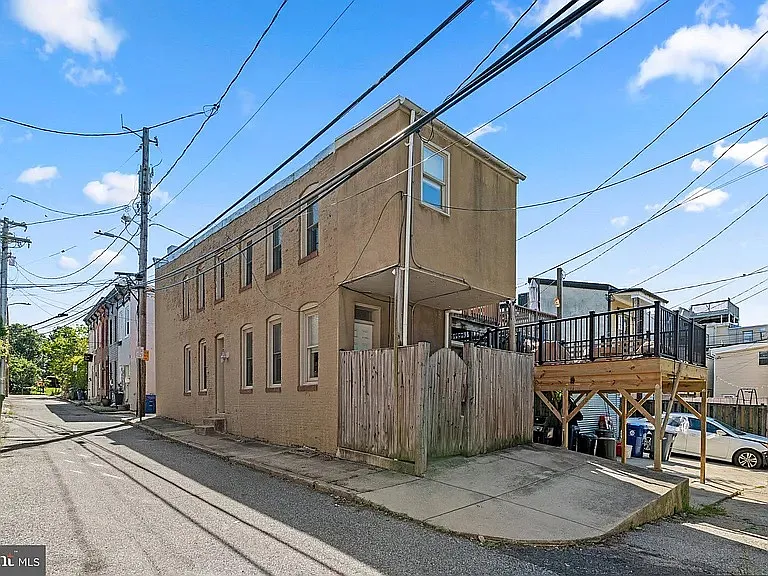 18 S Madeira St — Photo 12