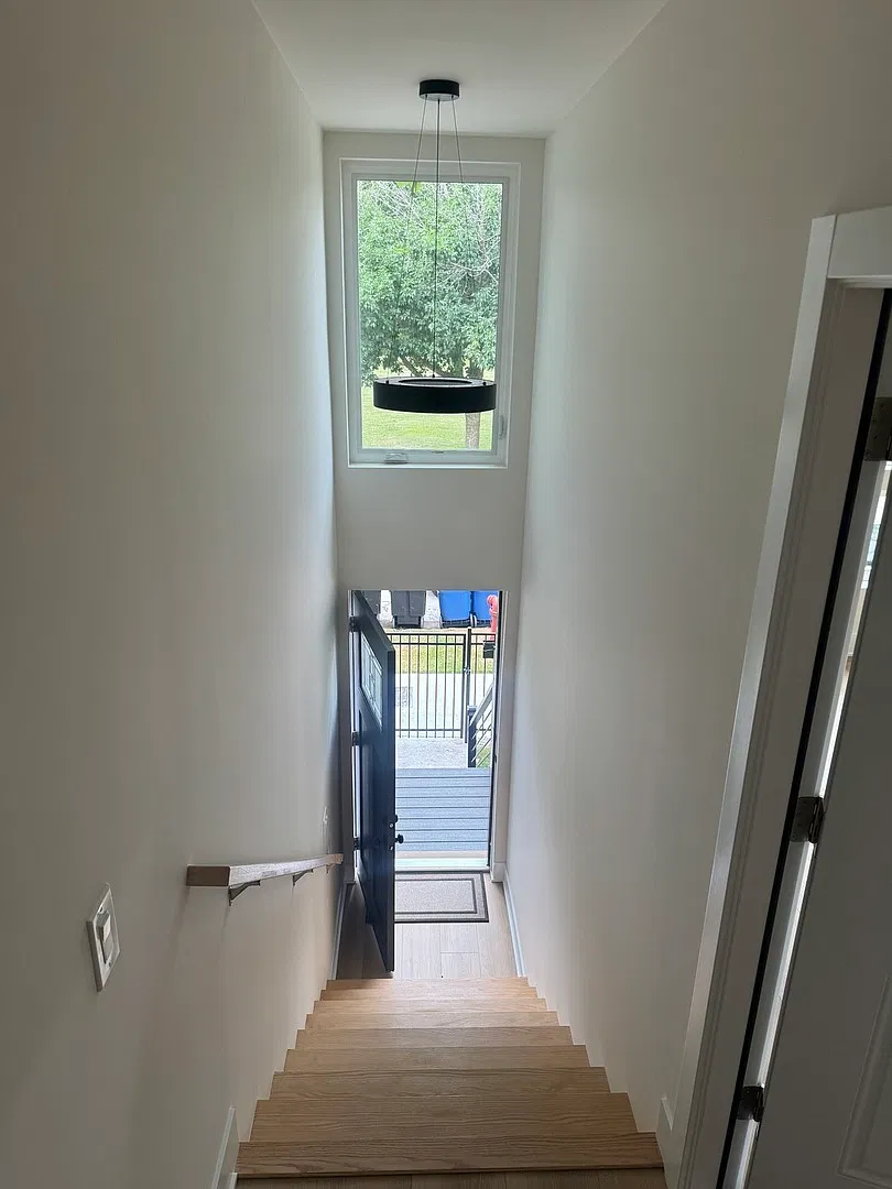 3 bed, 1600 sqft, $3,000 — Photo 2