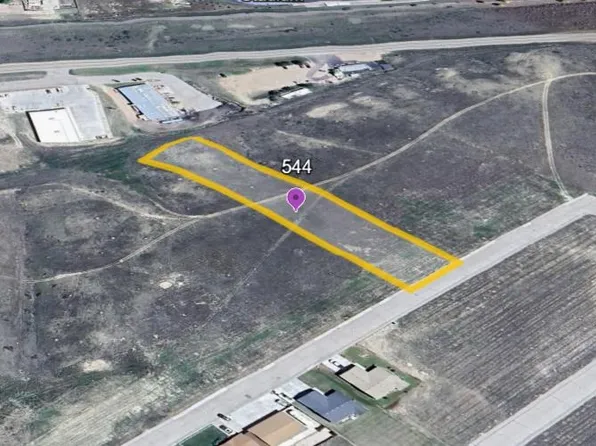 544 Emigrant Dr, Glenrock, WY 82637