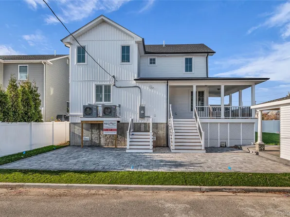 2437 Archer Street, Seaford, NY 11783