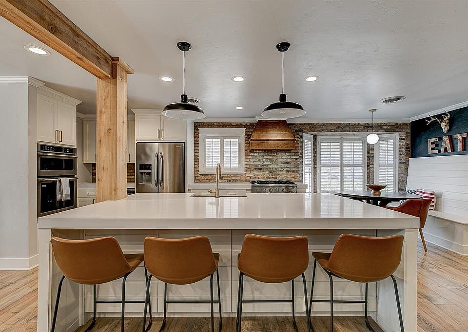 1st image of 4906 White Oak Ln