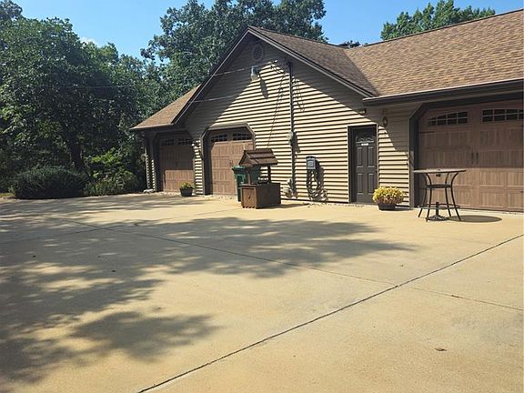 2nd image of 119 Willow Creek Rd