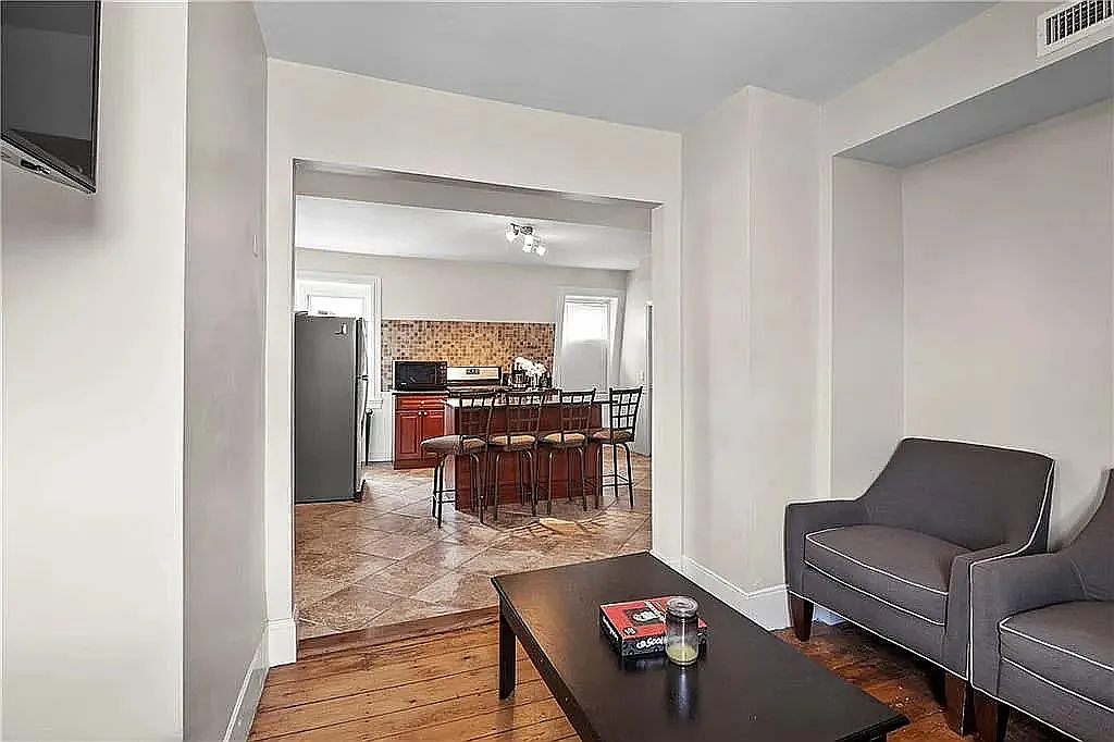 3 bed, 971 sqft, $2,400 — Photo 4
