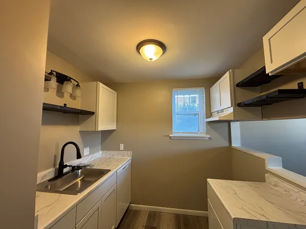 901 E 12th Ave #112, Hutchinson, KS 67501