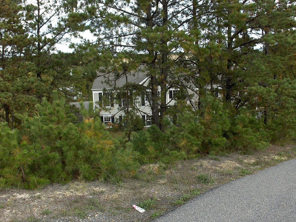 view from the street, great privacy