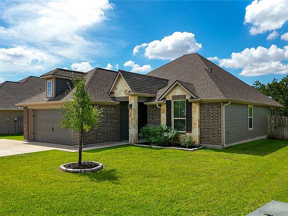3rd image of 1458 Kingsgate Dr
