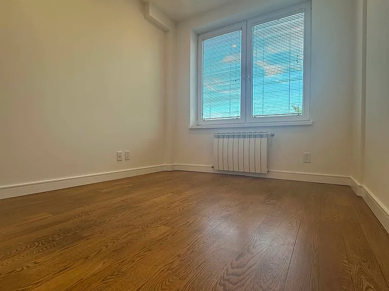 689 Leonard St #4 — Photo 6