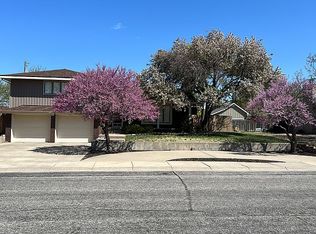 211 W 36th St, Hays, KS 67601
